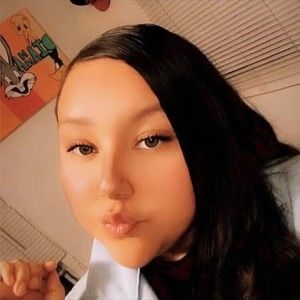 Meet your Posher, Dee